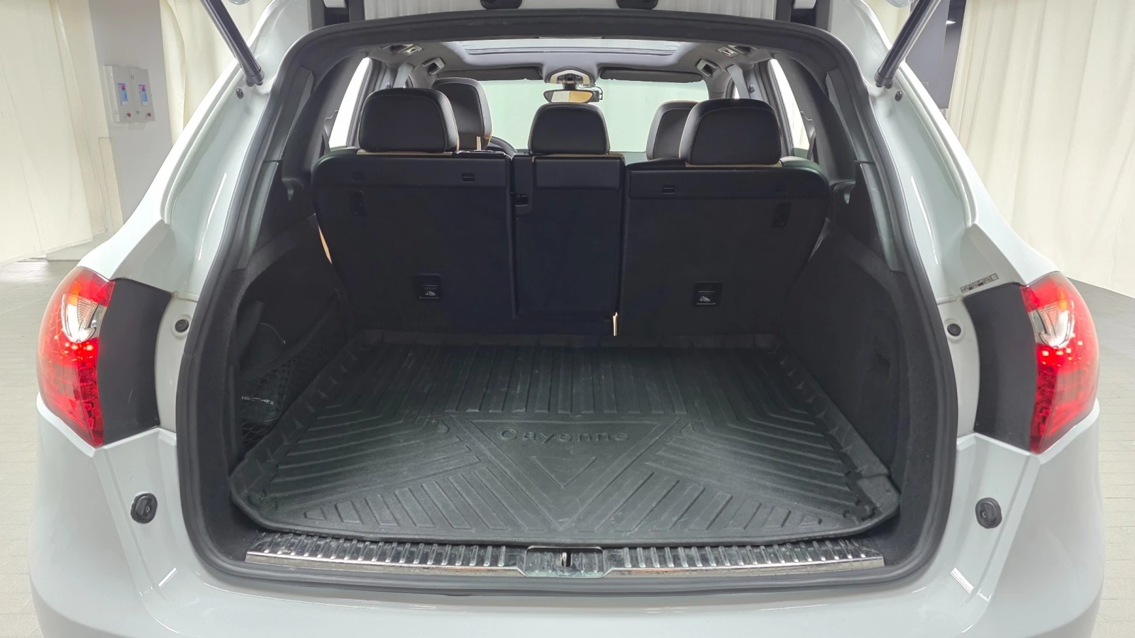 Porsche Cayenne 3.0 Diesel Platinum Edition, снимка 17 - Автомобили и джипове - 55768124