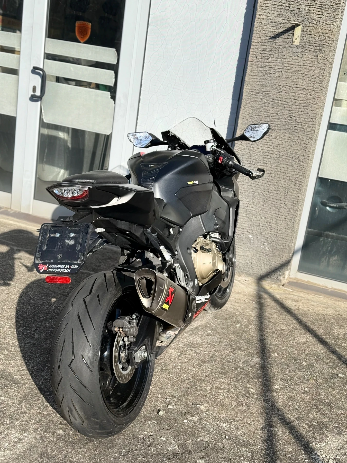Honda Cbr 1000RR , Shifter, ABS, AKRAPOVIC - изображение 8