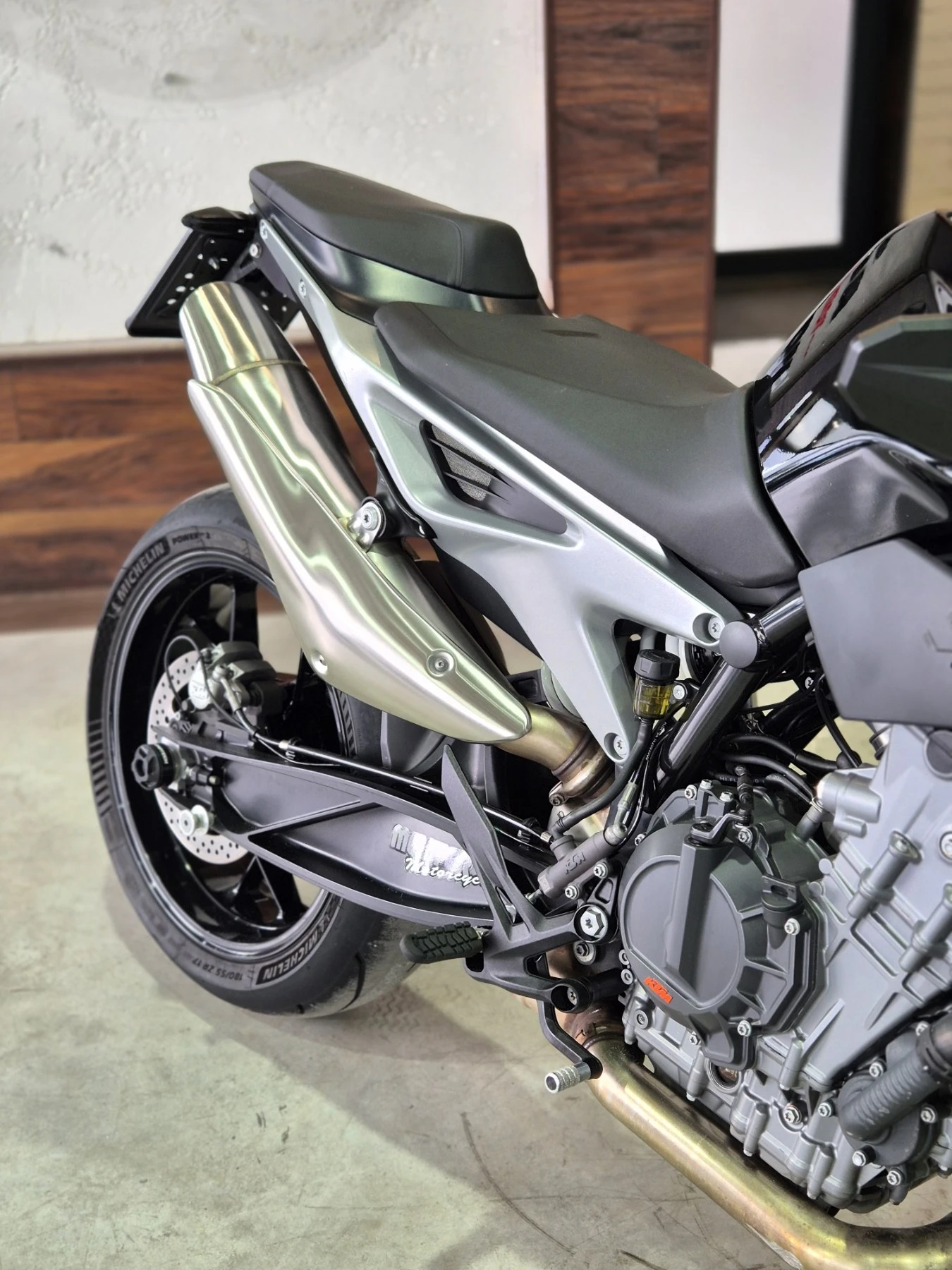 Ktm Duke 790 ABS!! TC!! Нов вност от Швейцария!!, снимка 13 - Мотоциклети и мототехника - 55817431