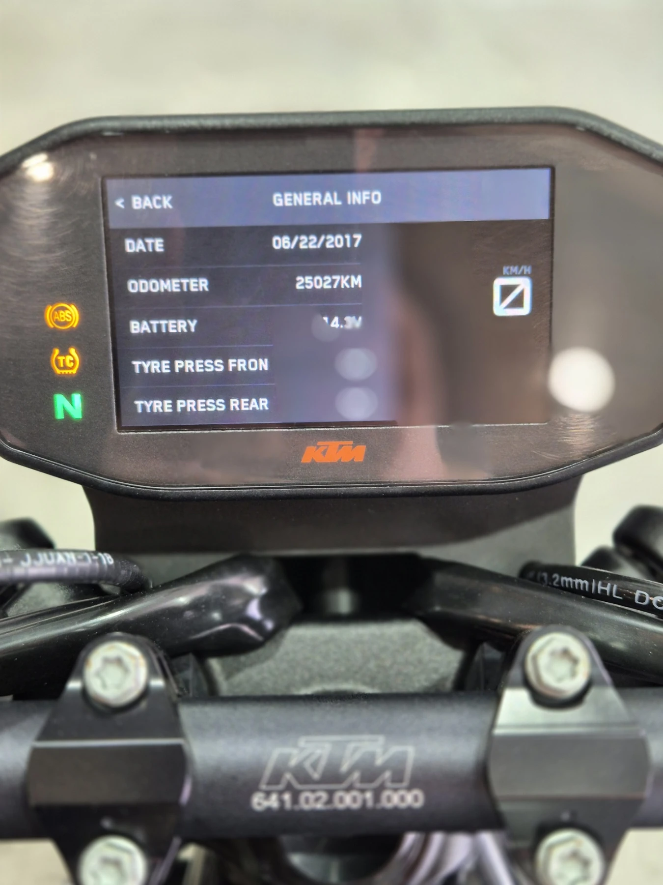 Ktm Duke 790 ABS!! TC!! Нов вност от Швейцария!!, снимка 17 - Мотоциклети и мототехника - 55817431