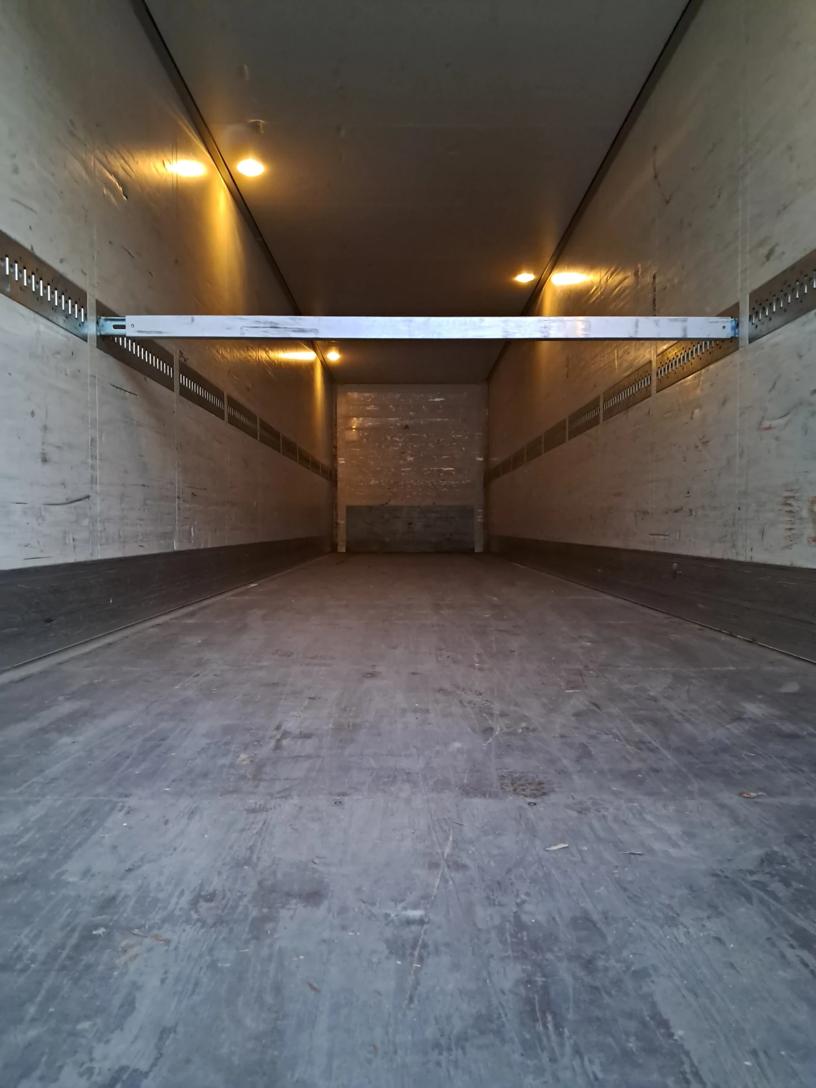 Полуремарке Schmitz, снимка 10 - Ремаркета - 54295433