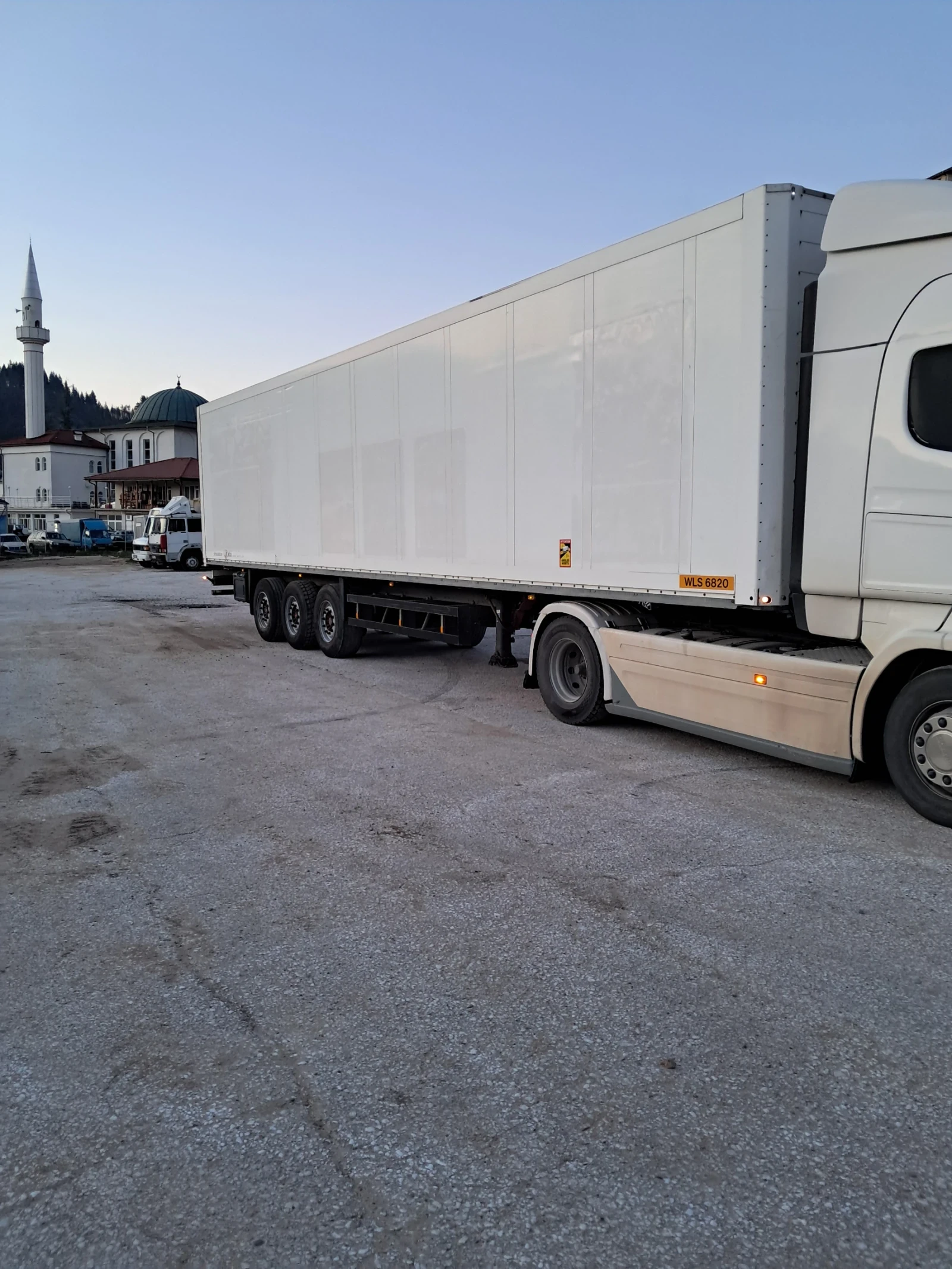 Полуремарке Schmitz, снимка 2 - Ремаркета - 54295433