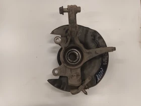 Шенкел,главина преден десен хонда црв 2.2д