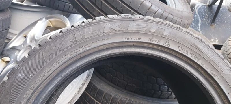 Гуми Зимни 235/45R17, снимка 6 - Гуми и джанти - 35137064