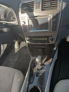 Toyota Avensis, снимка 8 - Автомобили и джипове - 45650142