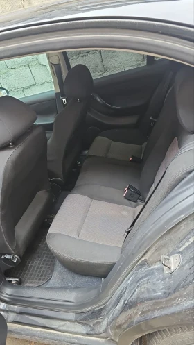 Seat Leon 1.9, снимка 10 - Автомобили и джипове - 53113312