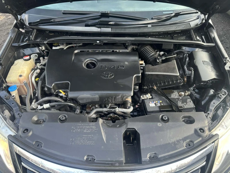Toyota Avensis 2. 0 D-4D 124 к. с. НА ЧАСТИ, снимка 13 - Автомобили и джипове - 52982386
