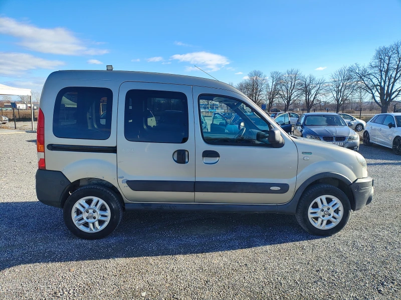 Renault Kangoo 1.9 дизел  4x4, снимка 8 - Автомобили и джипове - 48367200