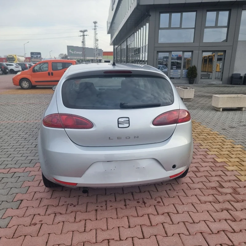 Seat Leon 1.6 , снимка 4 - Автомобили и джипове - 48823083