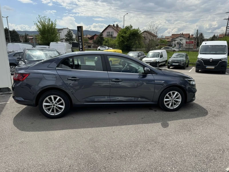 Renault Megane 1.5DCI, снимка 7 - Автомобили и джипове - 50010265