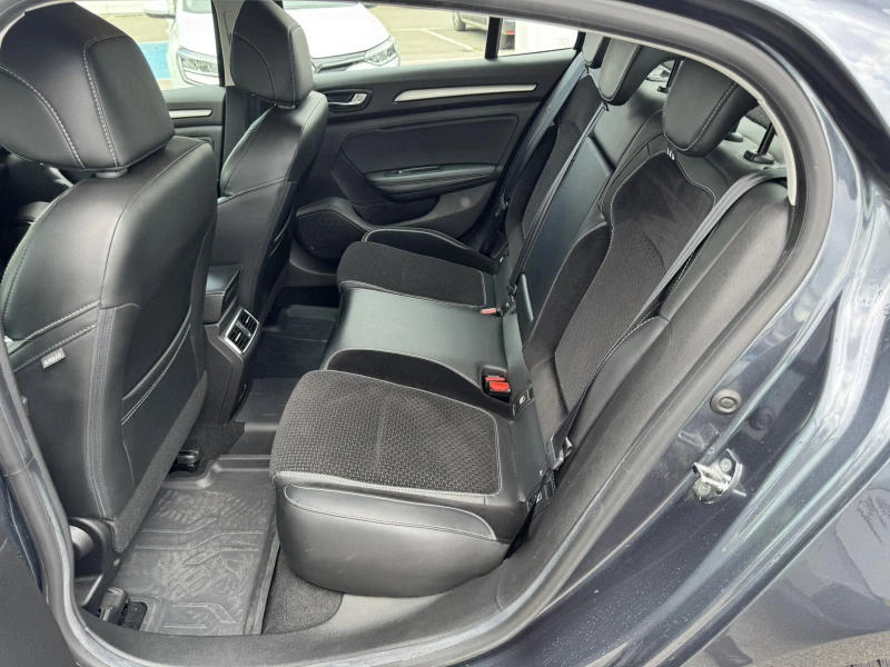 Renault Megane 1.5DCI, снимка 12 - Автомобили и джипове - 50010265