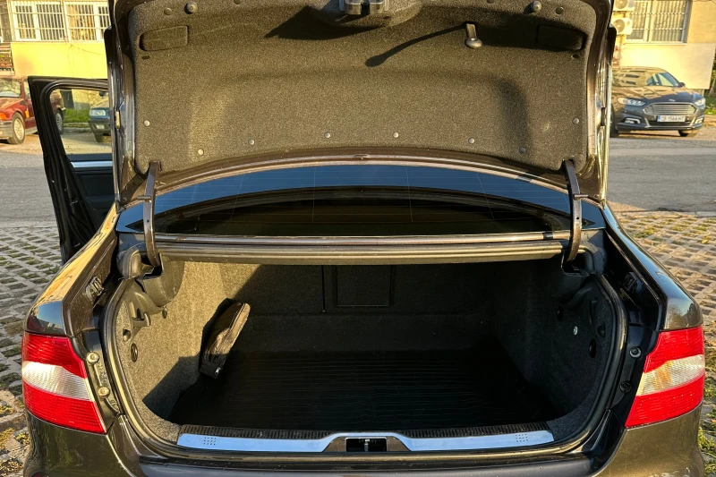 Skoda Superb, снимка 11 - Автомобили и джипове - 52268164