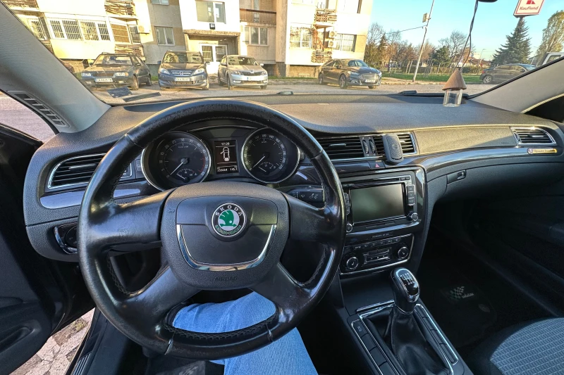 Skoda Superb, снимка 14 - Автомобили и джипове - 52268164
