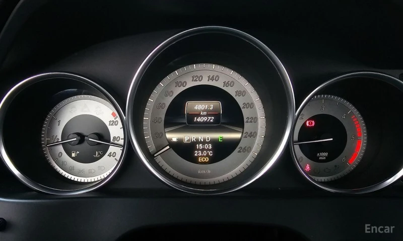 Mercedes-Benz C 220, снимка 8 - Автомобили и джипове - 53155734