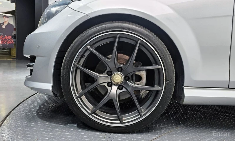 Mercedes-Benz C 220, снимка 5 - Автомобили и джипове - 53155734