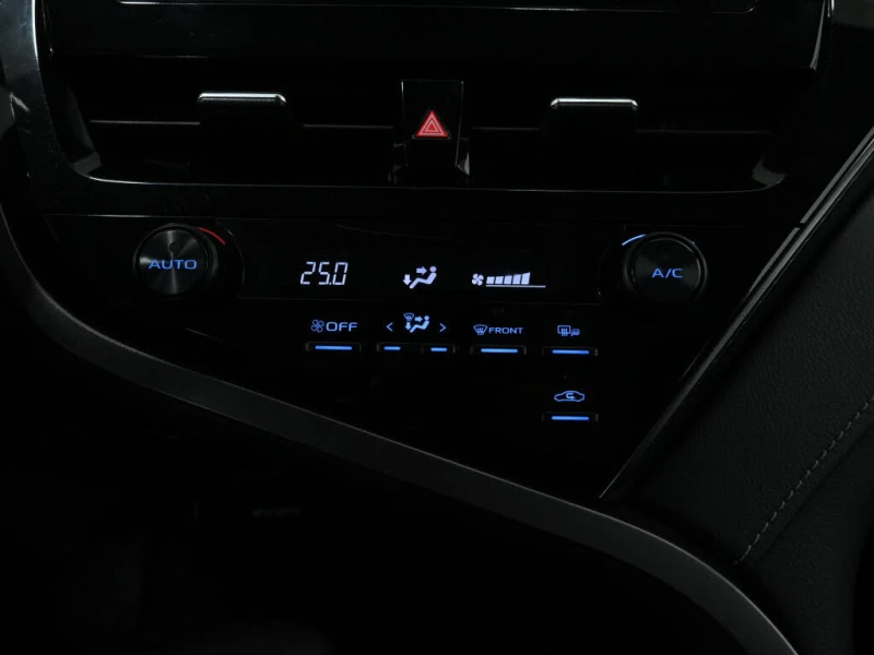 Toyota Camry SE FWD* АвтоКредит* (Цена до БГ) , снимка 16 - Автомобили и джипове - 53376631