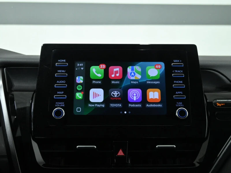 Toyota Camry SE FWD* АвтоКредит* (Цена до БГ) , снимка 13 - Автомобили и джипове - 53376631