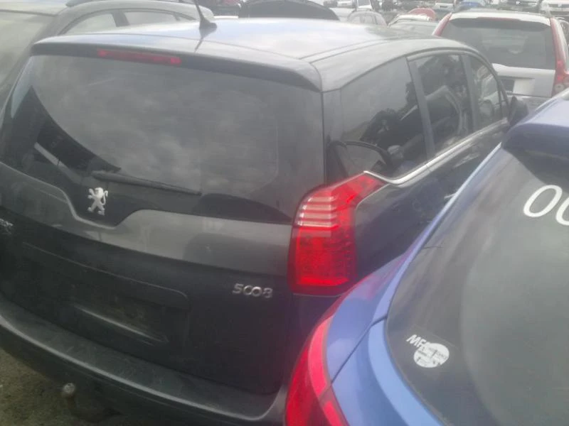 Peugeot 5008 1.6 HDI 8V, снимка 4 - Автомобили и джипове - 30112262