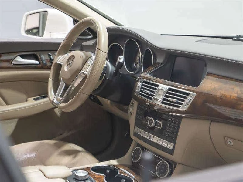 Mercedes-Benz CLS 550 * CARFAX * ЦЕНА ДО БГ, снимка 8 - Автомобили и джипове - 54738580