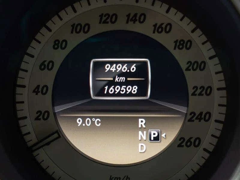 Mercedes-Benz CLS 550 * CARFAX * ЦЕНА ДО БГ, снимка 13 - Автомобили и джипове - 54738580
