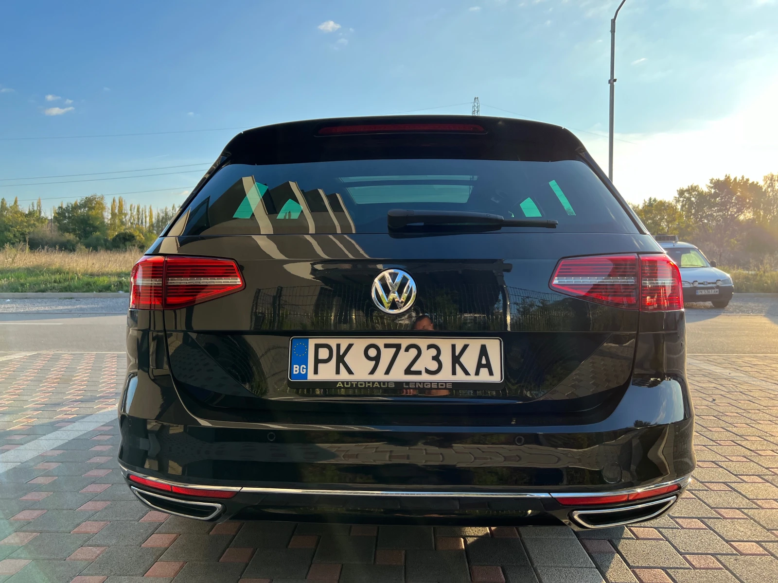 VW Passat R-line, Panorama, Virtual Cocpit, Keyless, 150hp - изображение 6