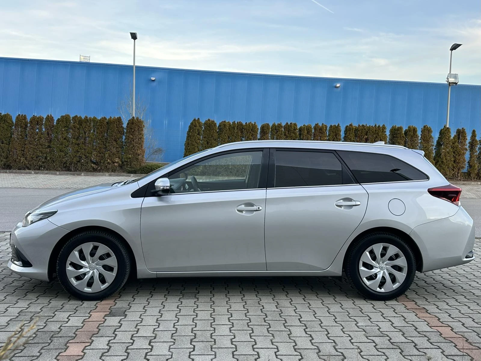 Toyota Auris 1.6 D4D 112 К.С - изображение 7