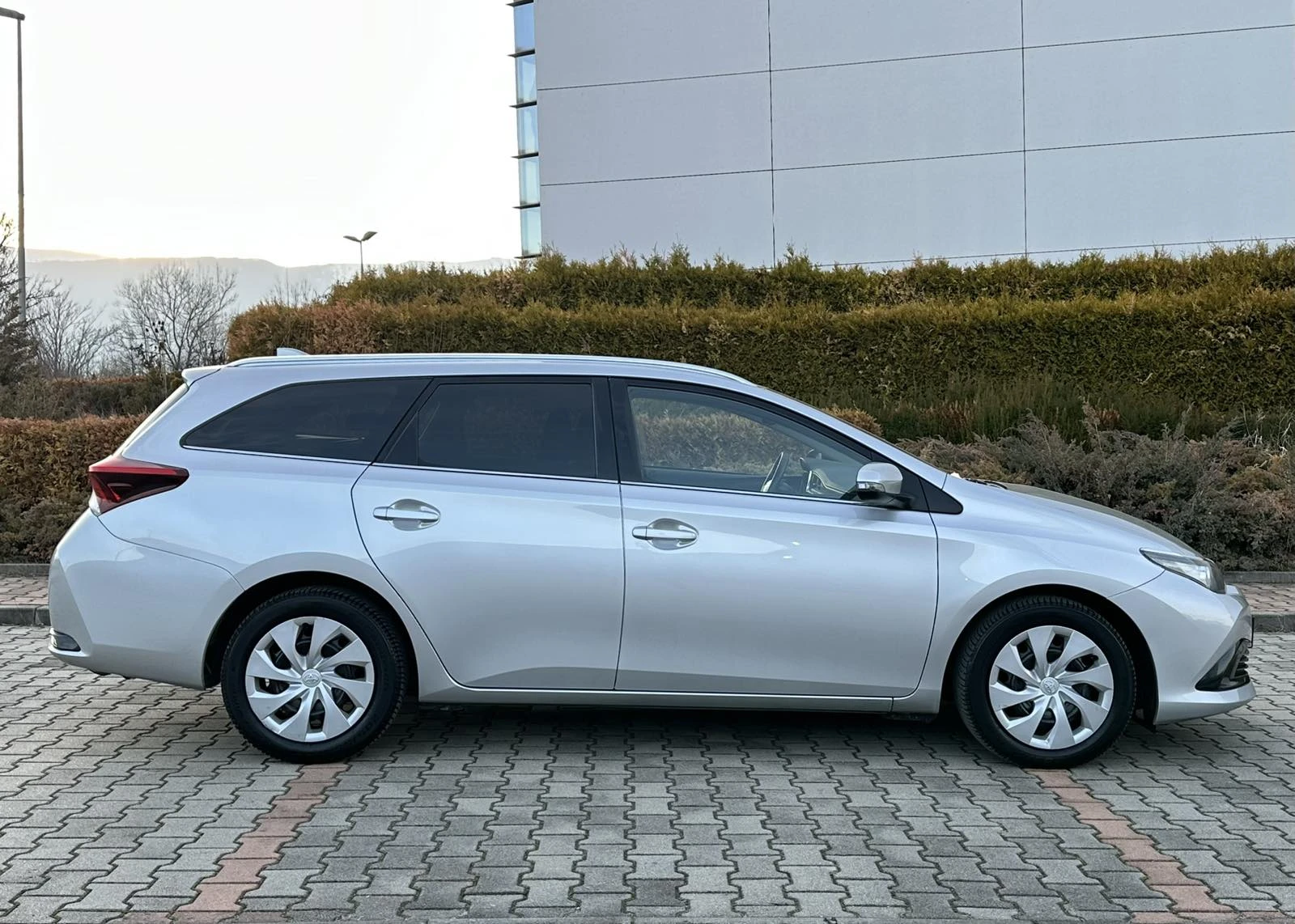 Toyota Auris 1.6 D4D 112 К.С - изображение 8