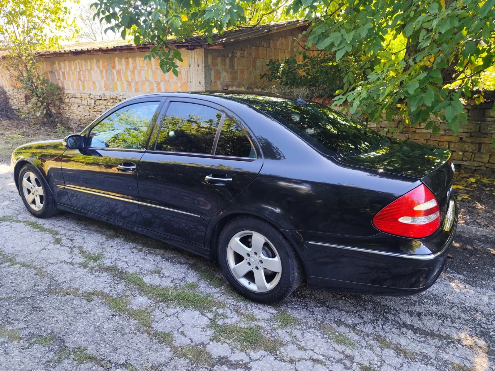 Mercedes-Benz E 220  - изображение 3