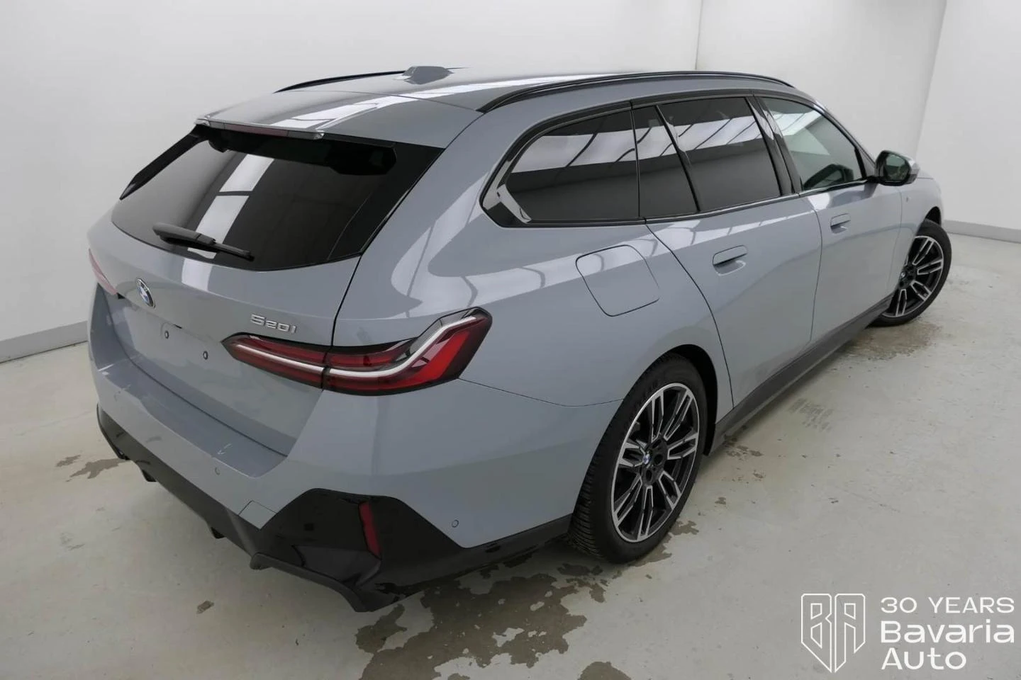 BMW 520 i Touring M Sport Paket Steptronic - изображение 3