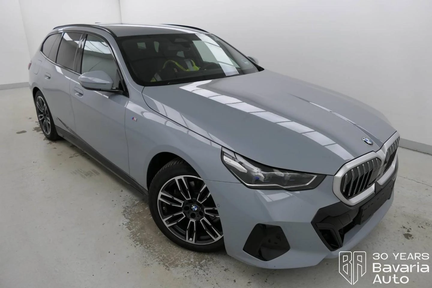 BMW 520 i Touring M Sport Paket Steptronic - изображение 4