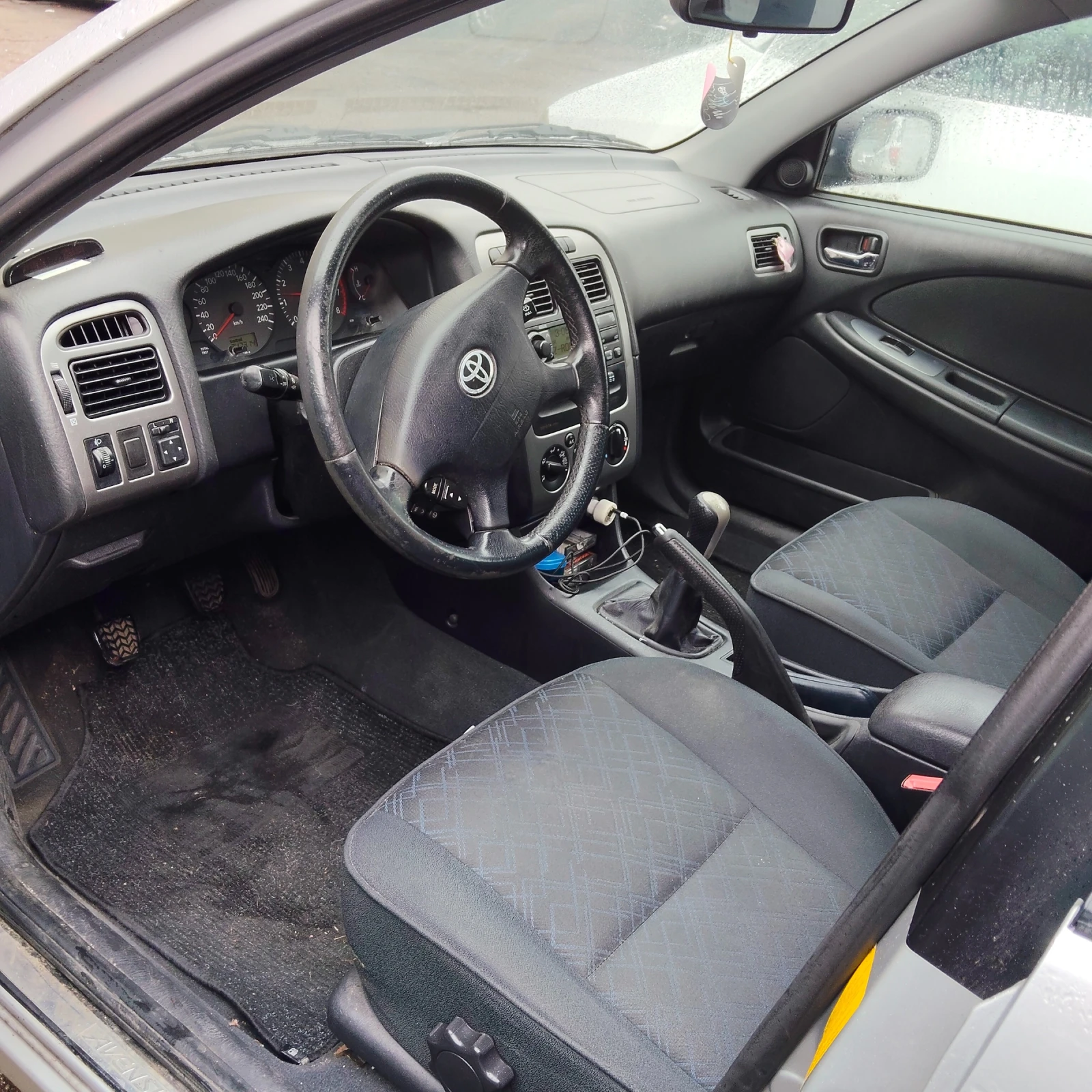 Toyota Avensis  - изображение 5