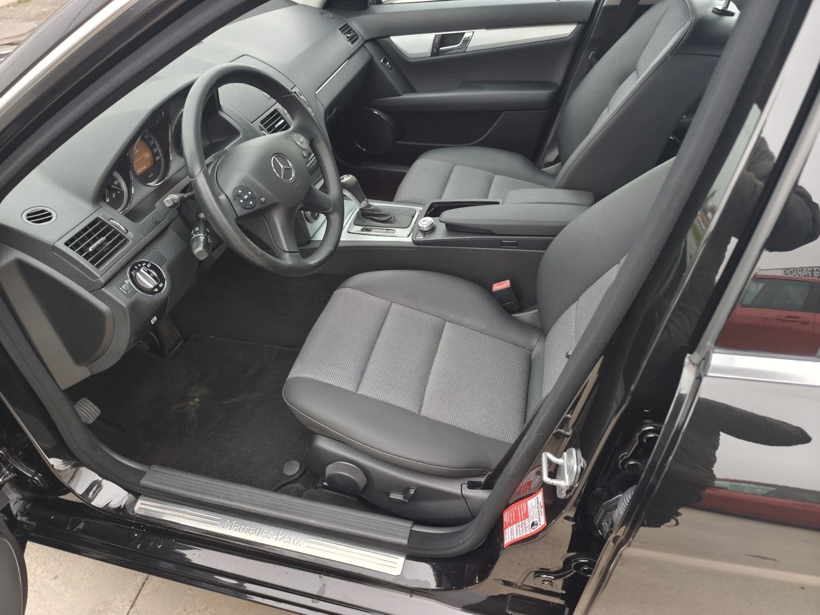 Mercedes-Benz C 200  - изображение 10