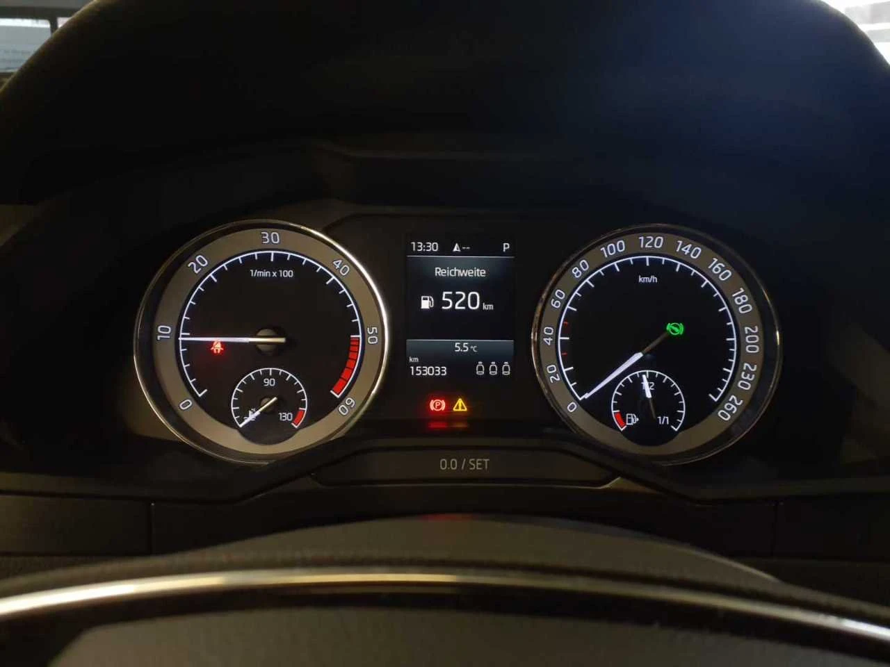 Skoda Superb 2.0 TDI Style, снимка 5 - Автомобили и джипове - 53767034