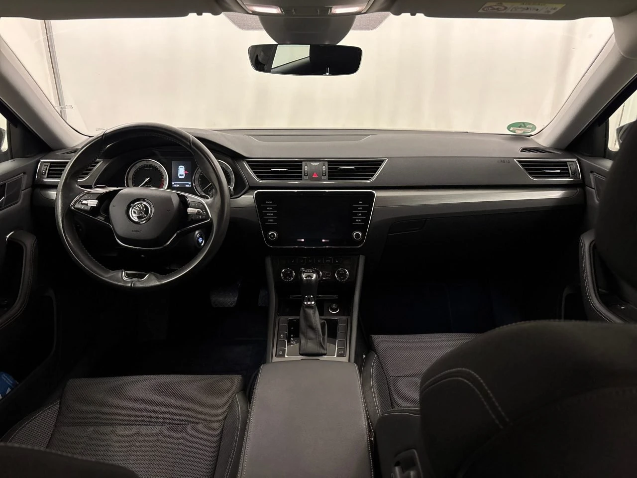 Skoda Superb 2.0 TDI Style, снимка 7 - Автомобили и джипове - 53767034