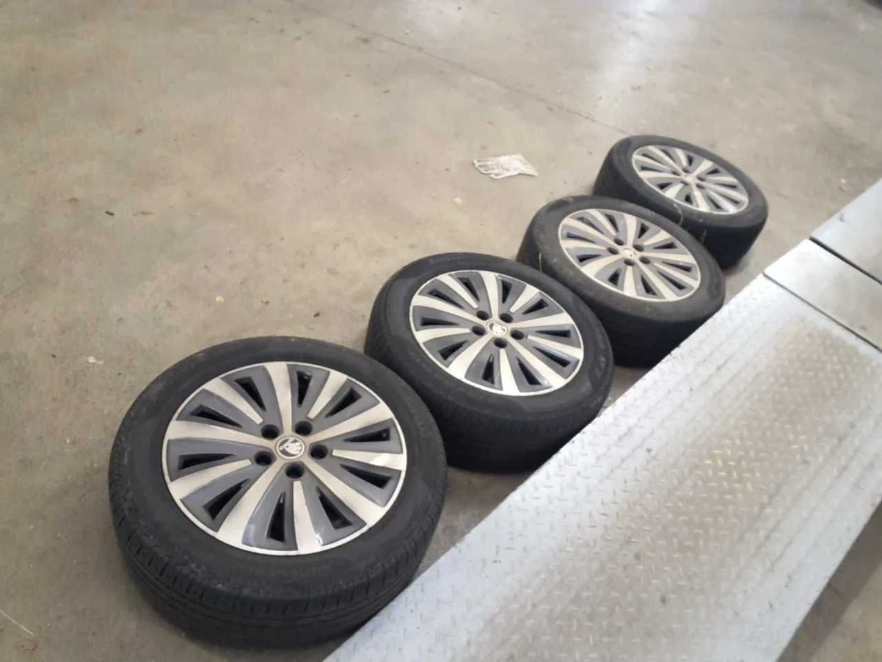 Skoda Superb 2.0 TDI Style, снимка 11 - Автомобили и джипове - 53767034