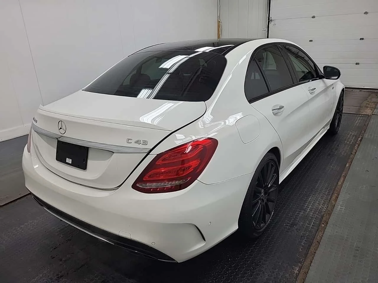 Mercedes-Benz C 43 AMG 4MATIC | PANO | DISTRONIC | 360 | AMBIENT | KEYLES, снимка 3 - Автомобили и джипове - 53817140