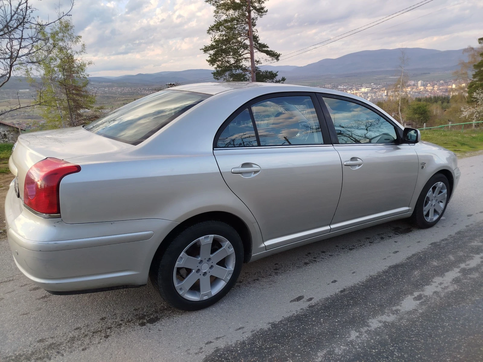 Toyota Avensis 2.0D4D 116к.с, снимка 5 - Автомобили и джипове - 54428084