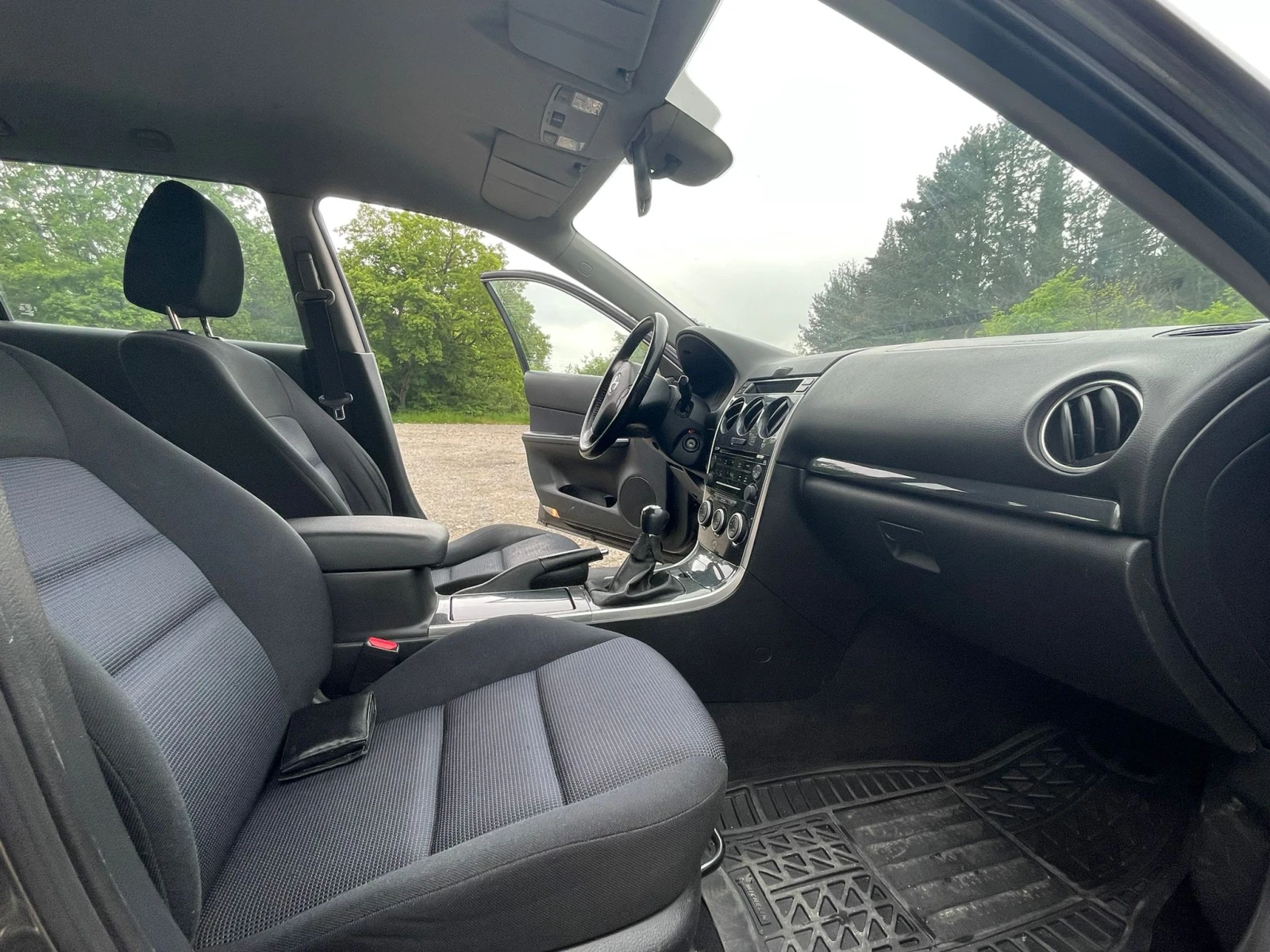 Mazda 6 2.0 CiTD, снимка 10 - Автомобили и джипове - 54482788