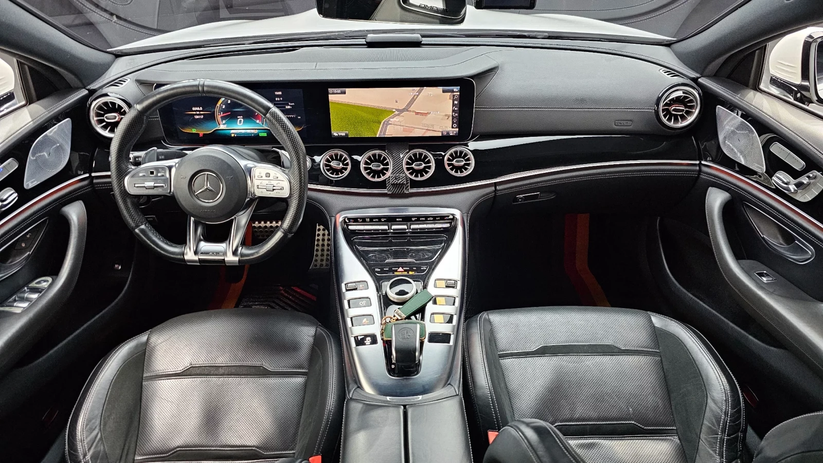 Mercedes-Benz AMG GT 43 4MATIC+ | ОБДУХВАНЕ | DISTRONIC, снимка 6 - Автомобили и джипове - 55082256