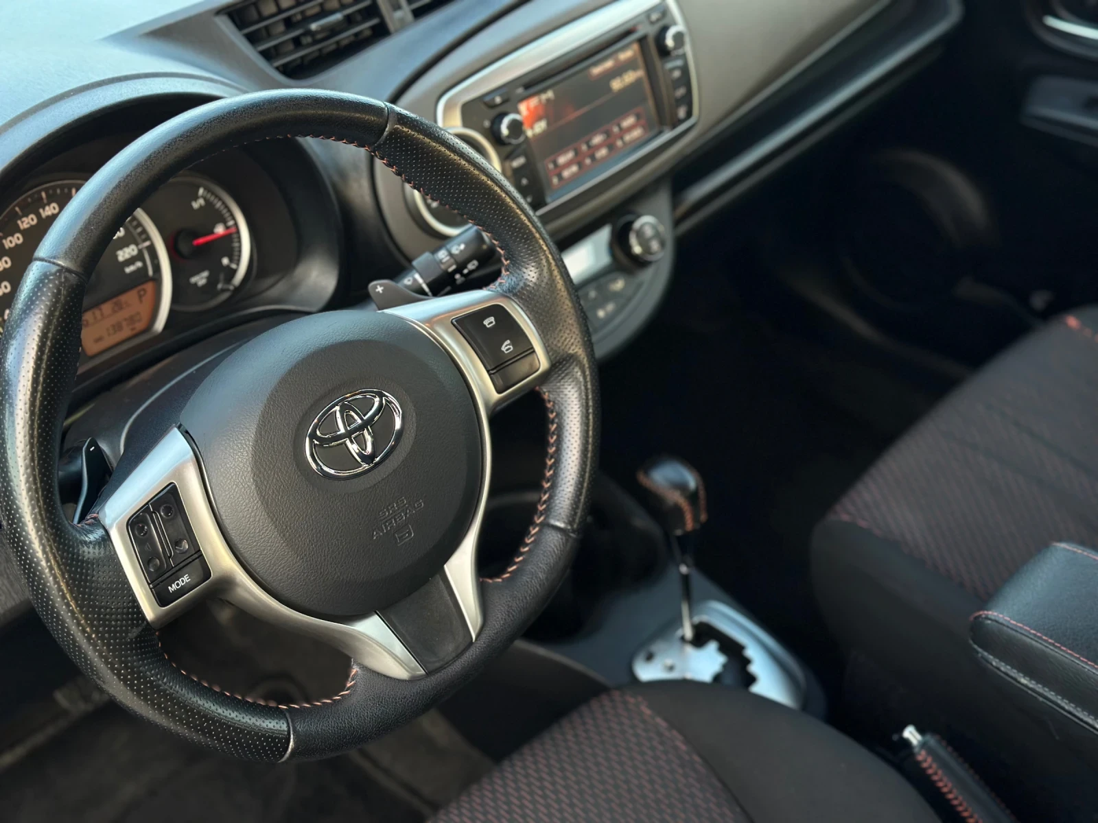 Toyota Yaris Avtomat, keyless, start/stop, снимка 10 - Автомобили и джипове - 55152952