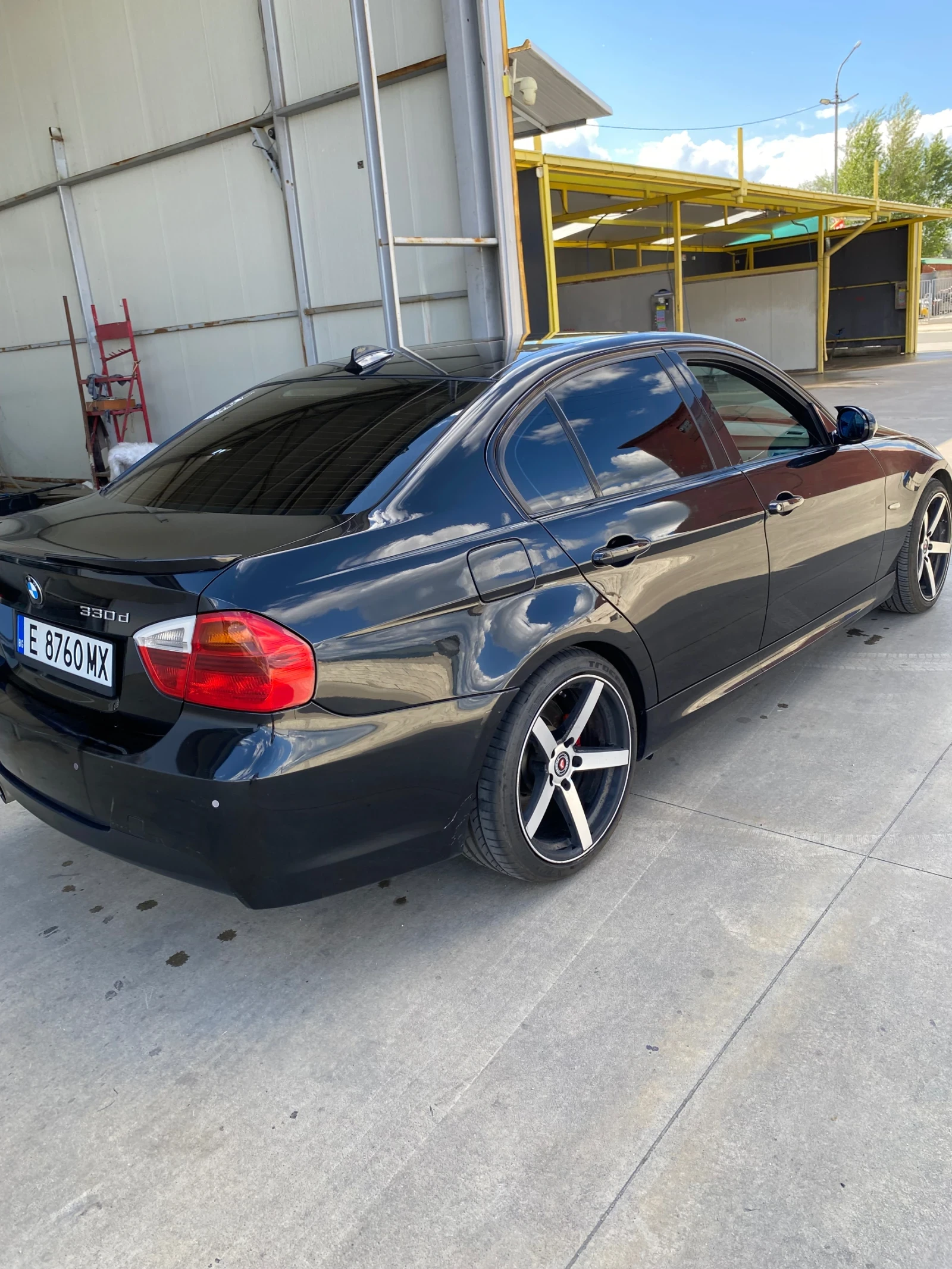 BMW 330, снимка 2 - Автомобили и джипове - 55332383