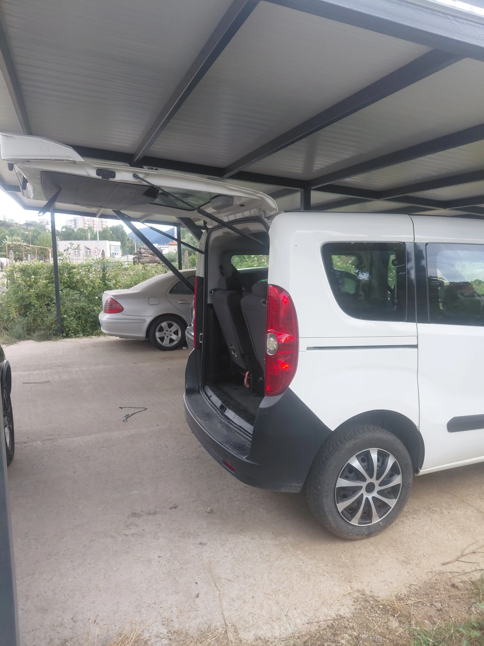 Fiat Doblo 1.6 Mjet 6+ 1, снимка 9 - Автомобили и джипове - 55407640