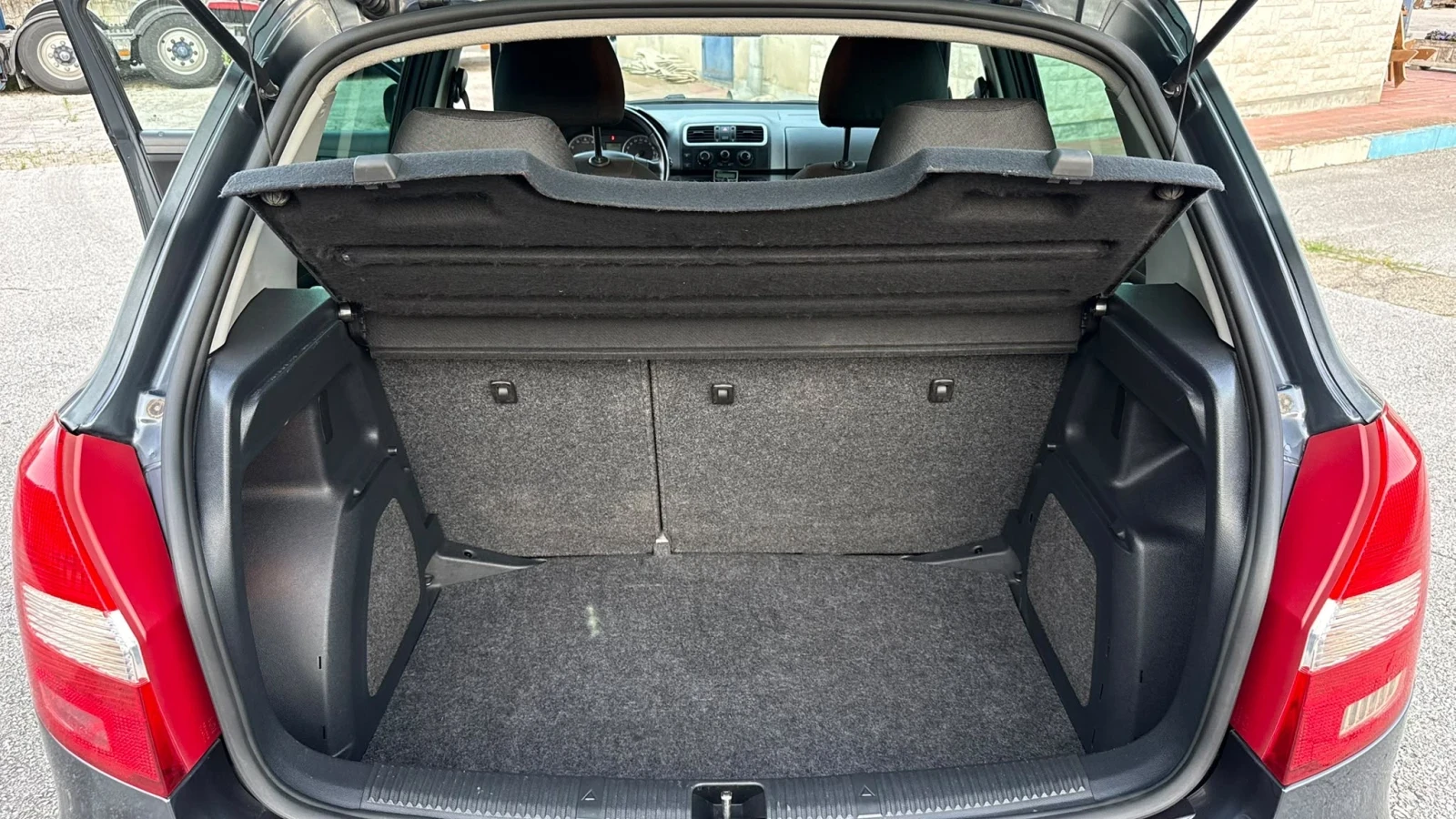Skoda Fabia, снимка 10 - Автомобили и джипове - 55755080