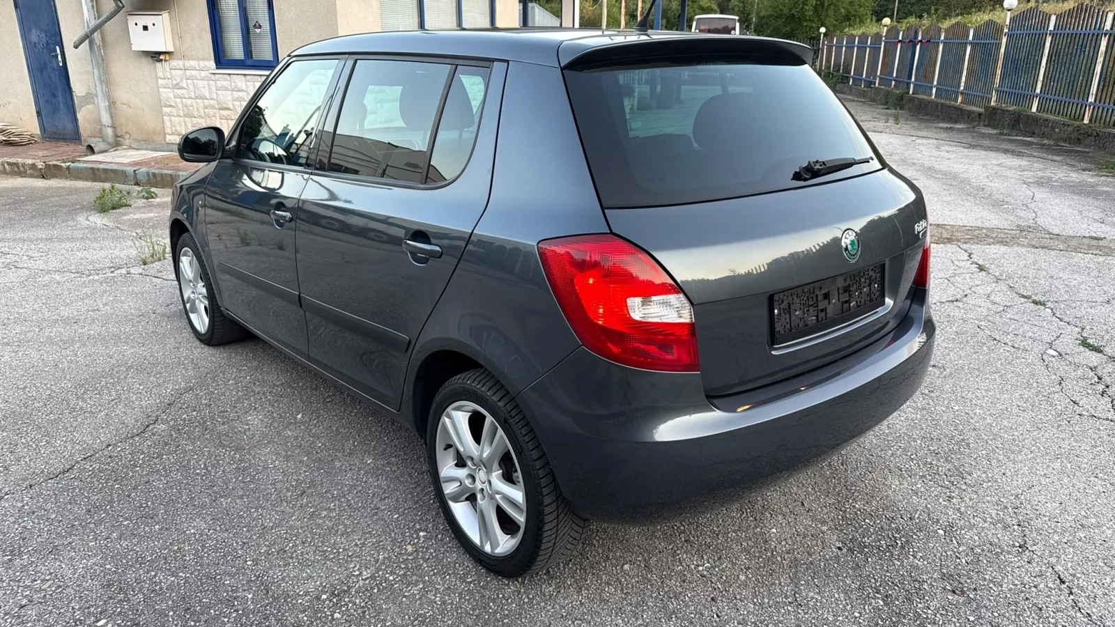 Skoda Fabia, снимка 2 - Автомобили и джипове - 55755080