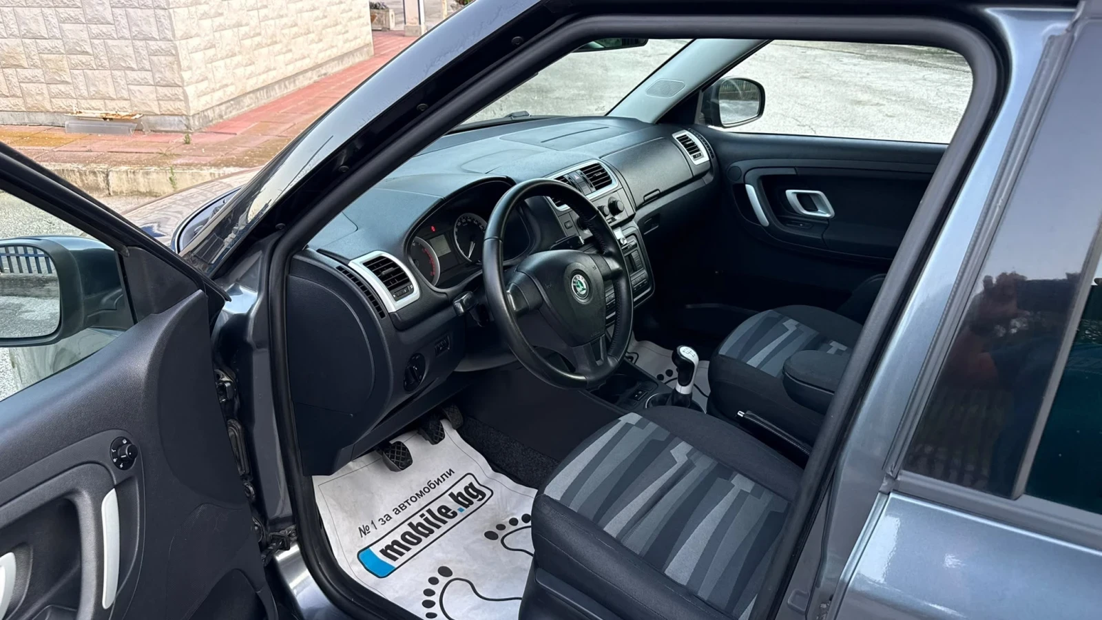 Skoda Fabia, снимка 15 - Автомобили и джипове - 55755080