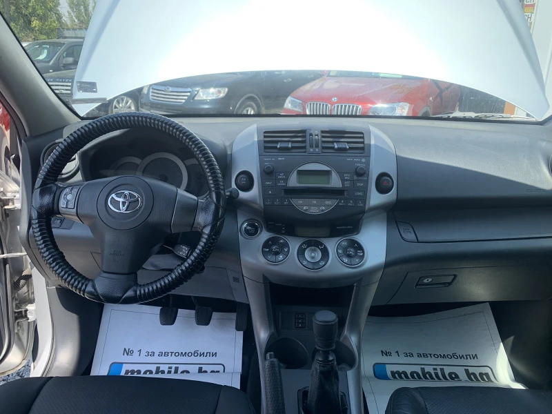 Toyota Rav4 2.2D-4D, снимка 10 - Автомобили и джипове - 46958651