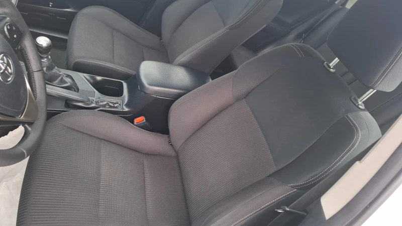 Toyota Rav4 2.0 D4D, снимка 13 - Автомобили и джипове - 52091247