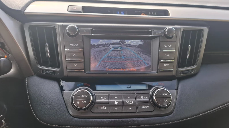 Toyota Rav4 2.0 D4D, снимка 15 - Автомобили и джипове - 52091247