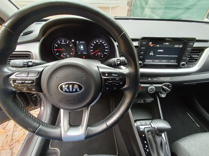 Kia Stonic 1.4 100ксNAVI, снимка 8 - Автомобили и джипове - 53180241