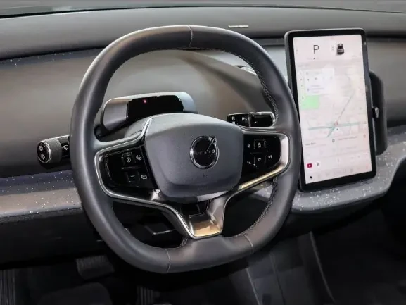 Volvo EX30 = Performance = Ultra Гаранция, снимка 4 - Автомобили и джипове - 54178944